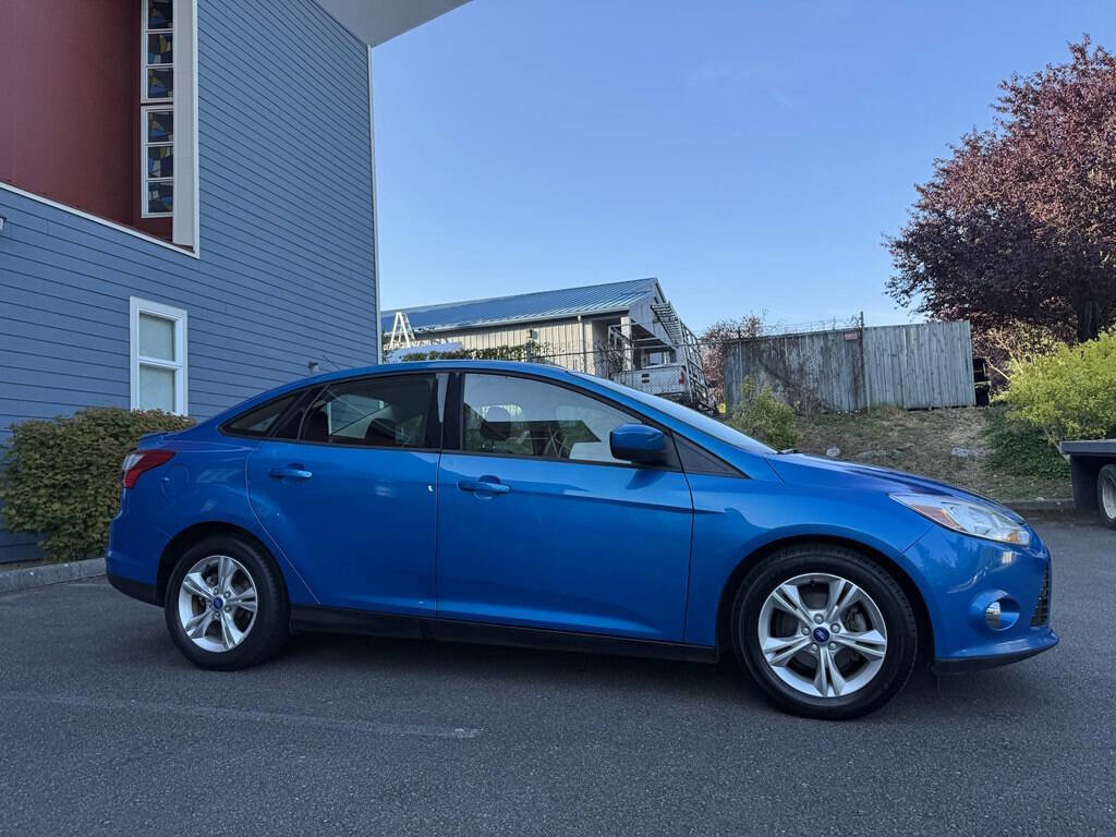 Used 2012 Ford Focus SE image 2