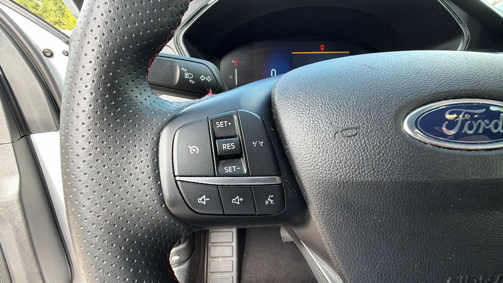 Used 2025 Ford Escape ST-Line FWD image 26