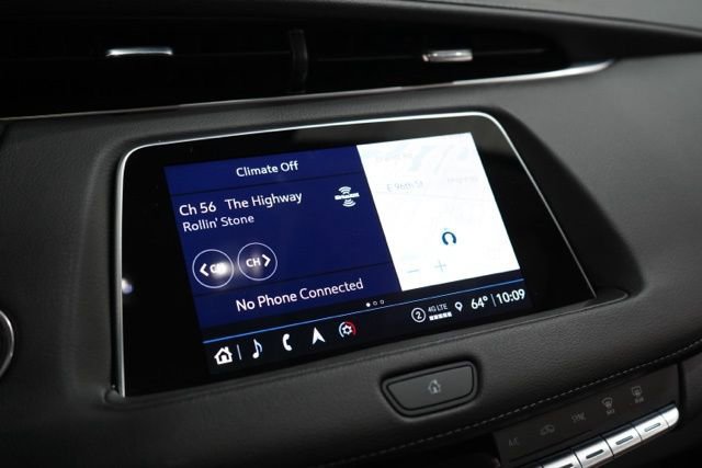 Used 2023 Cadillac XT4 Luxury w/ Cold Weather Package image 25