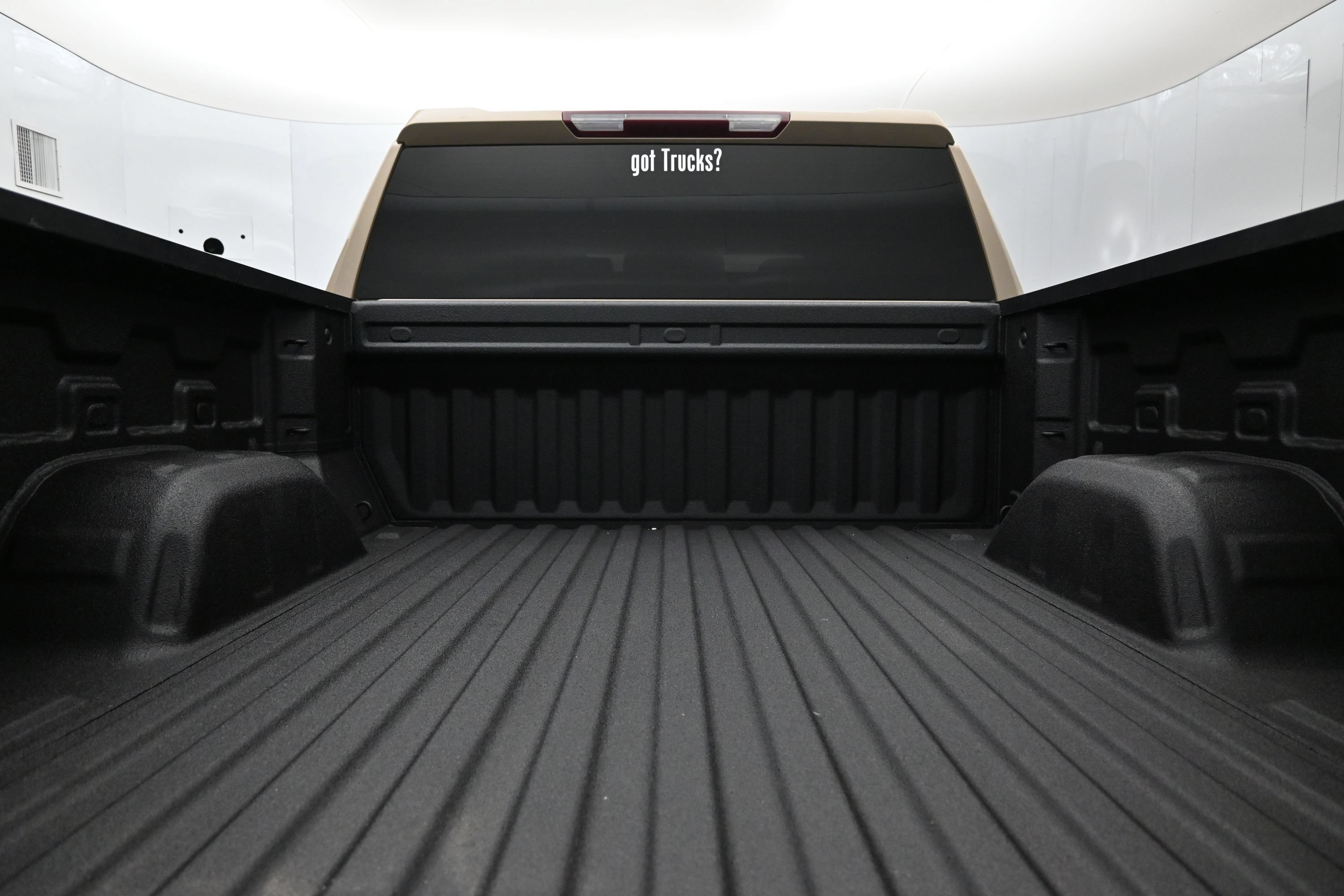 Used 2022 GMC Sierra 1500 Elevation RWD image 7