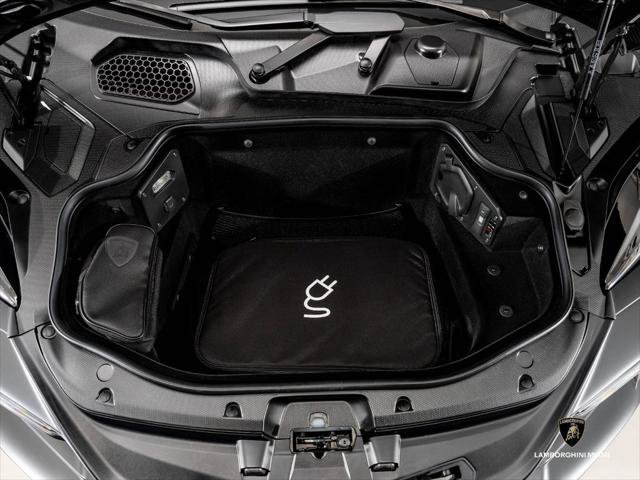 Used 2025 Lamborghini Revuelto AWD/4WD image 6