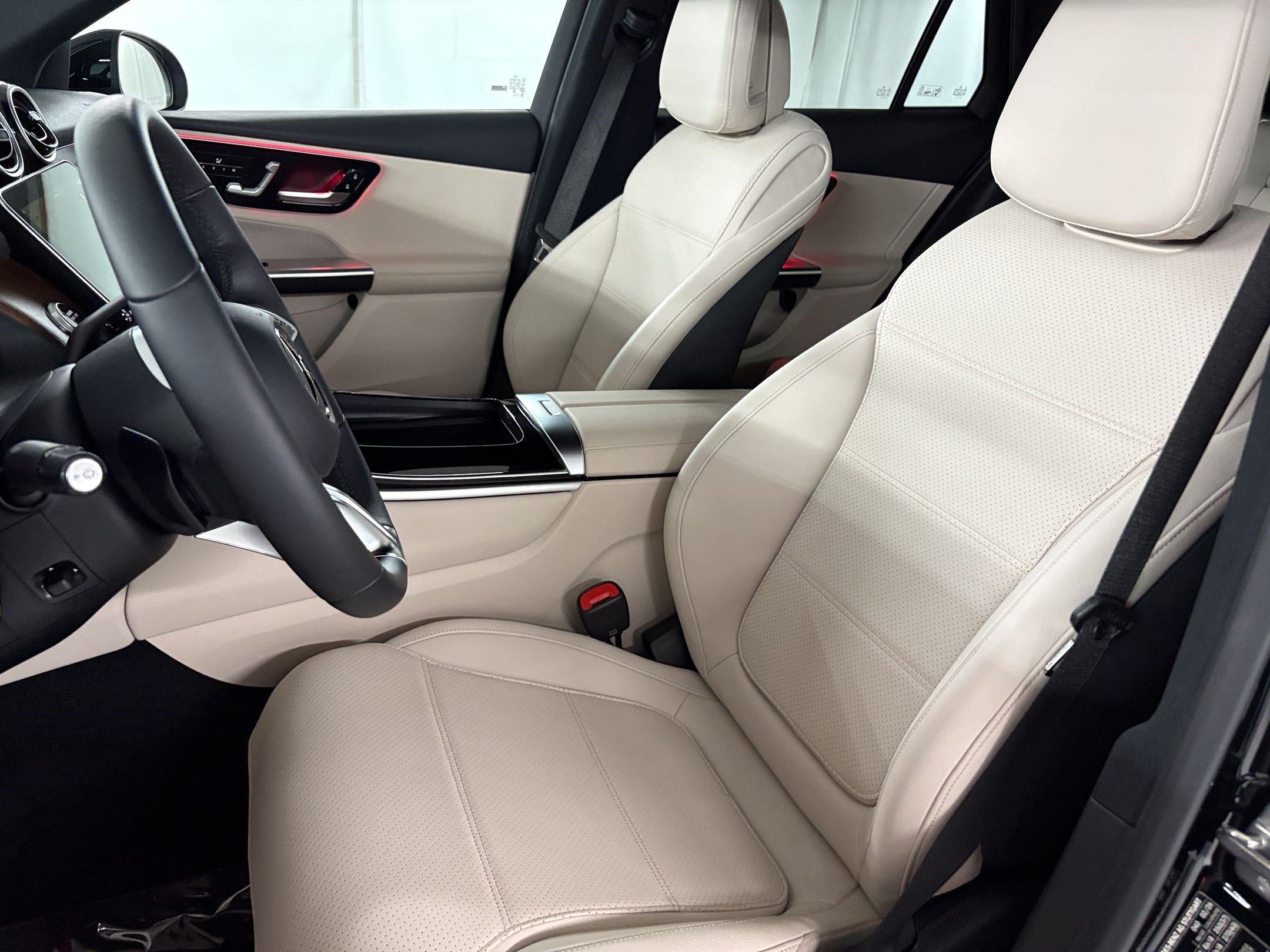 Certified 2026 Mercedes-Benz GLC 300 image 5