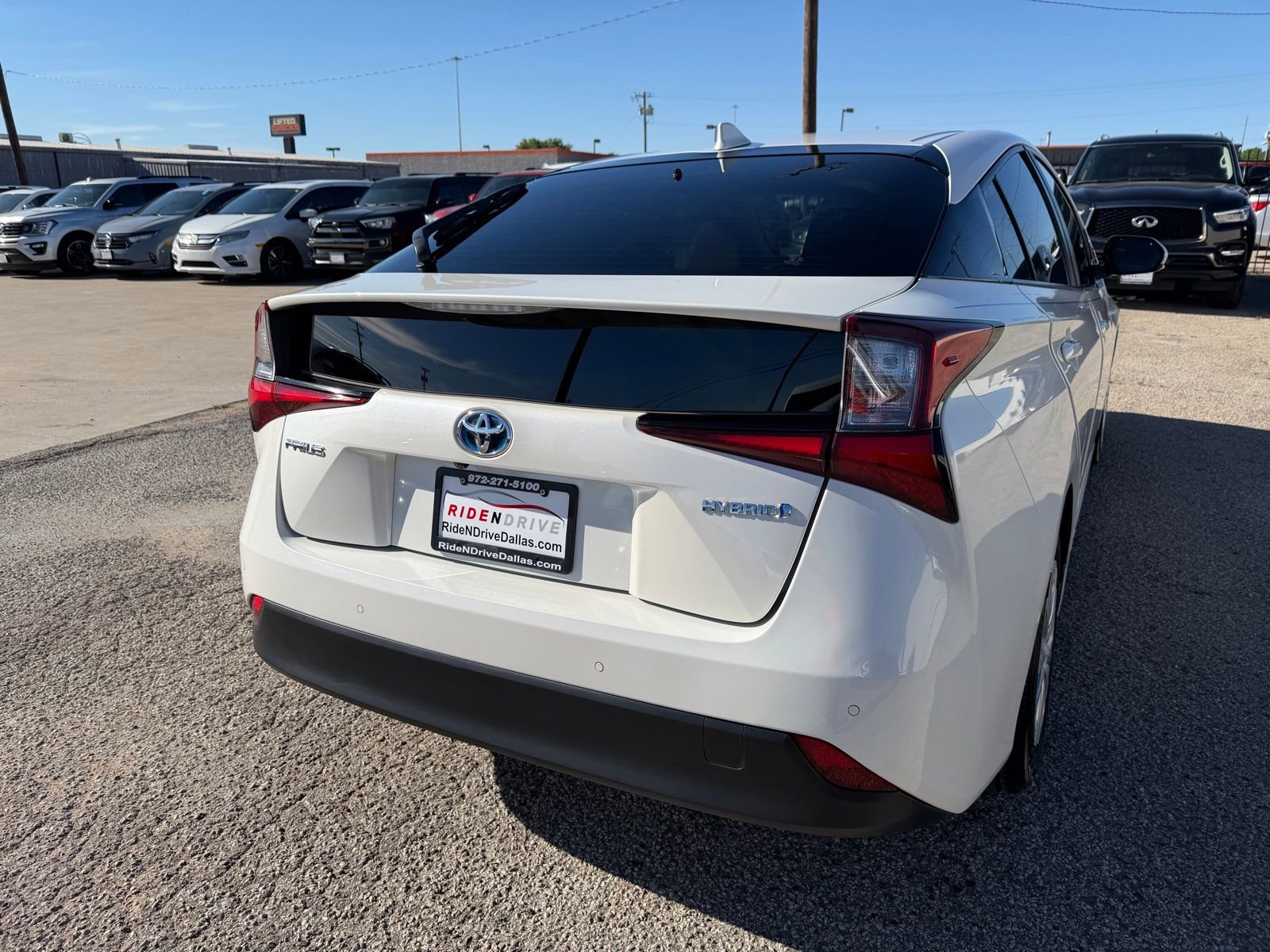 Used 2019 Toyota Prius LE image 6