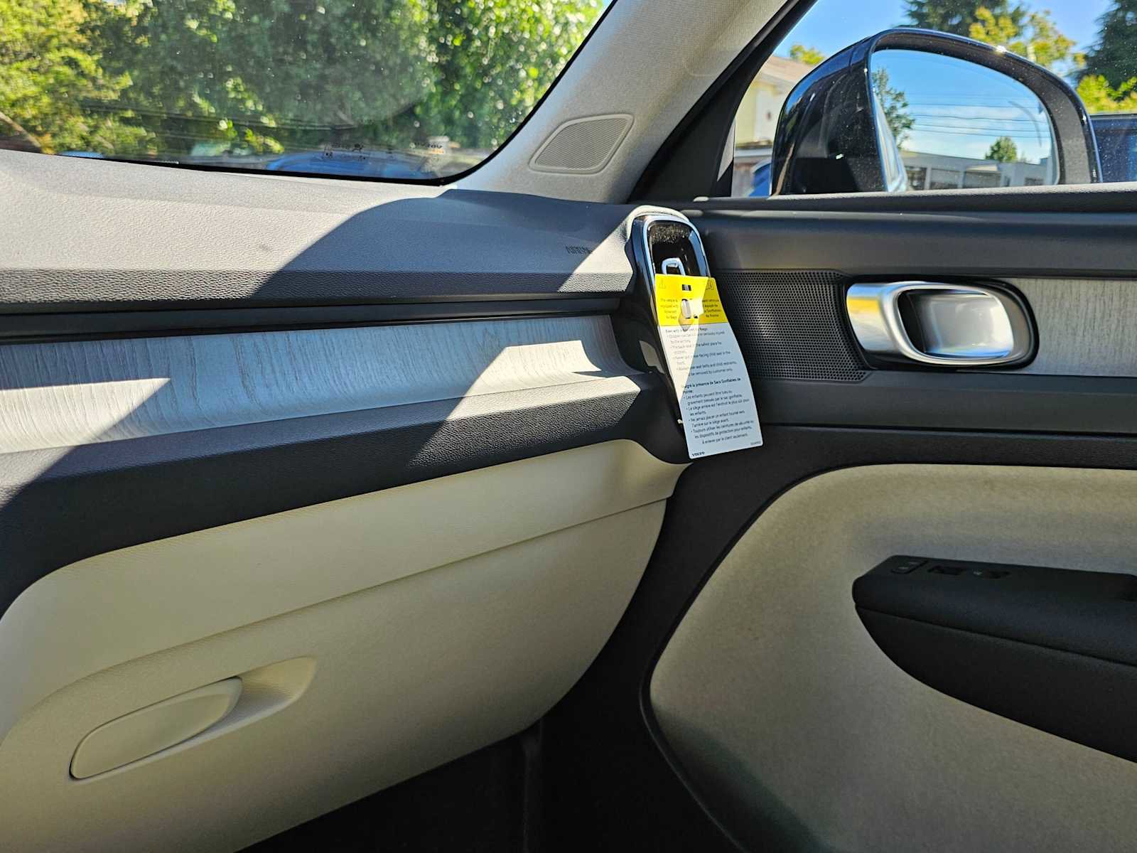 New 2025 Volvo XC40 B5 Plus w/ Protection Package Premier image 26