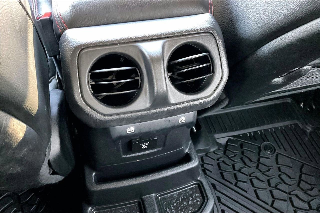 Certified 2022 Jeep Wrangler Unlimited Rubicon w/ Cold Weather Group image 17