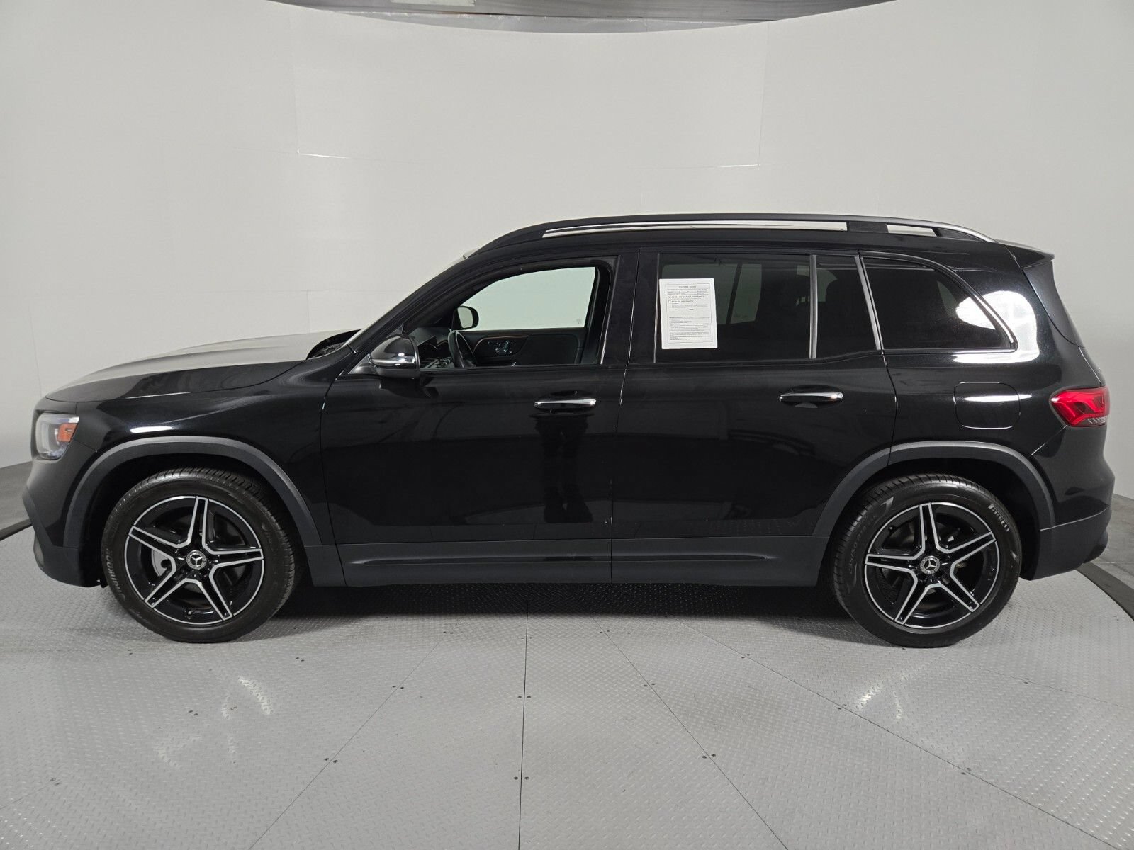 Used 2023 Mercedes-Benz GLB 250 image 7