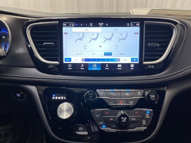 New 2026 Chrysler Pacifica Select AWD/4WD image 22