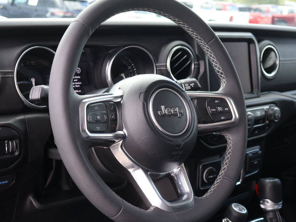 Used 2023 Jeep Wrangler Unlimited Sahara AWD/4WD image 23