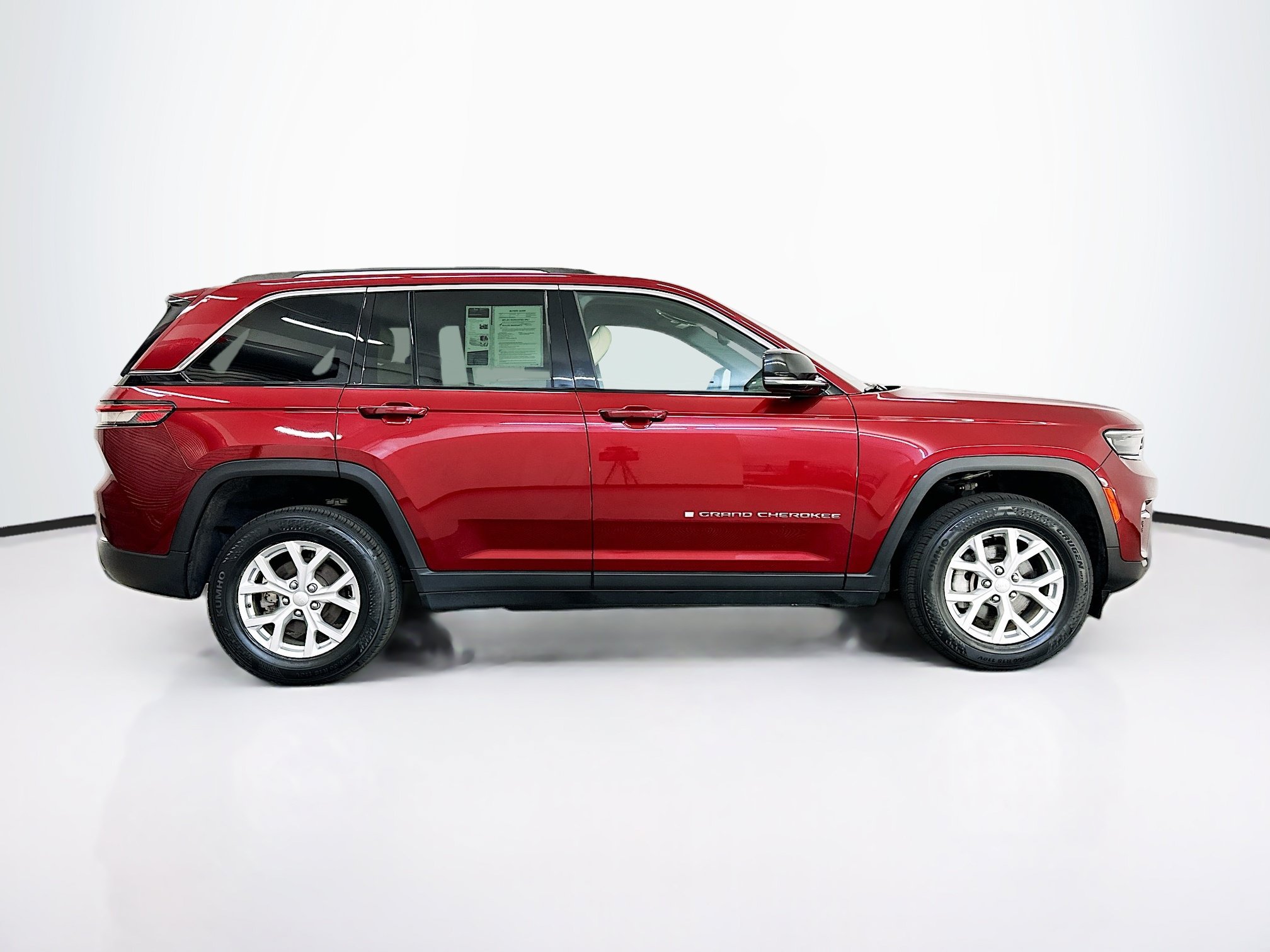 Used 2023 Jeep Grand Cherokee Limited AWD/4WD image 10