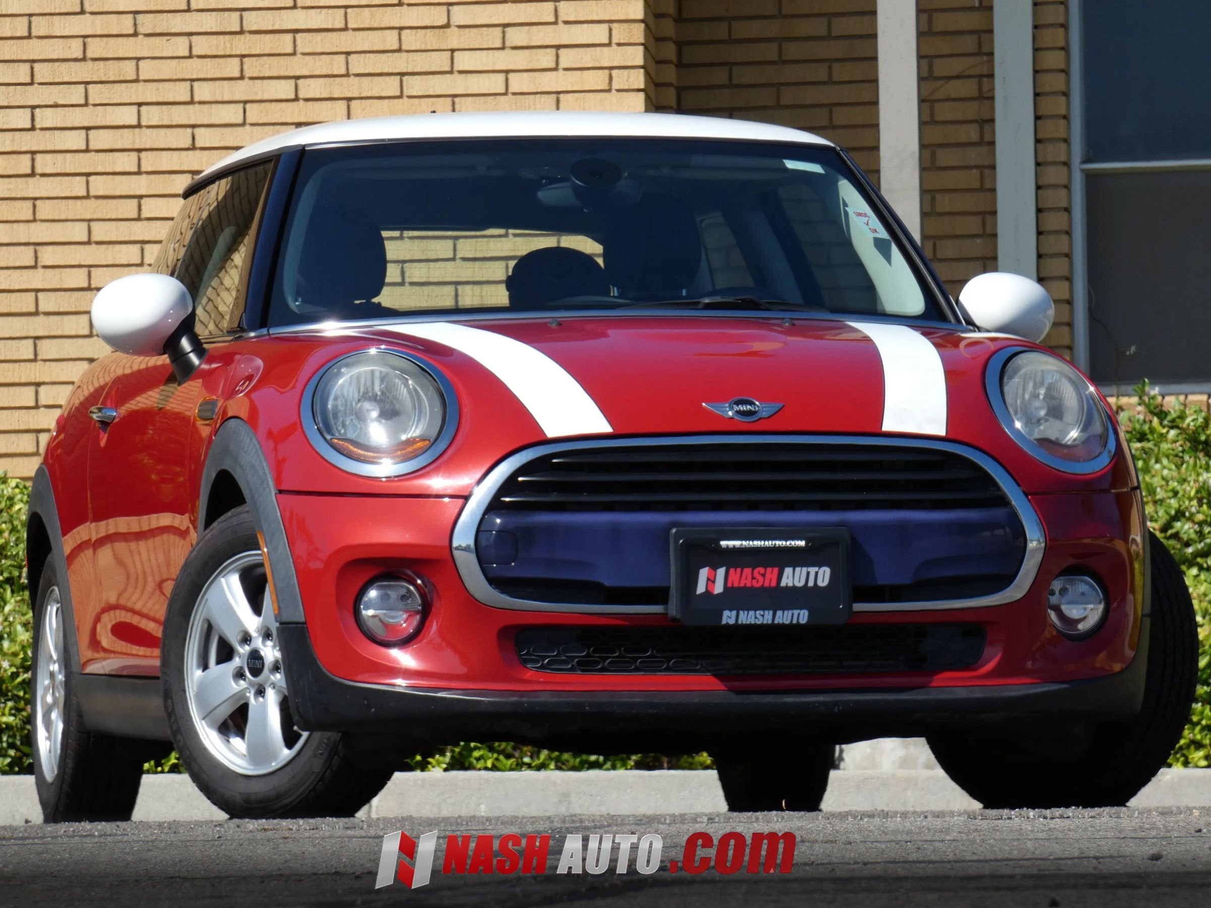 Used 2017 MINI Cooper 2-Door Hardtop FWD image 1