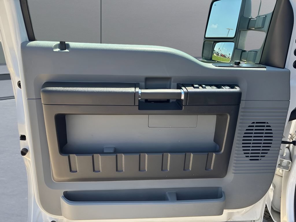 Used 2016 Ford F250 XL w/ Power Equipment Group AWD/4WD image 9