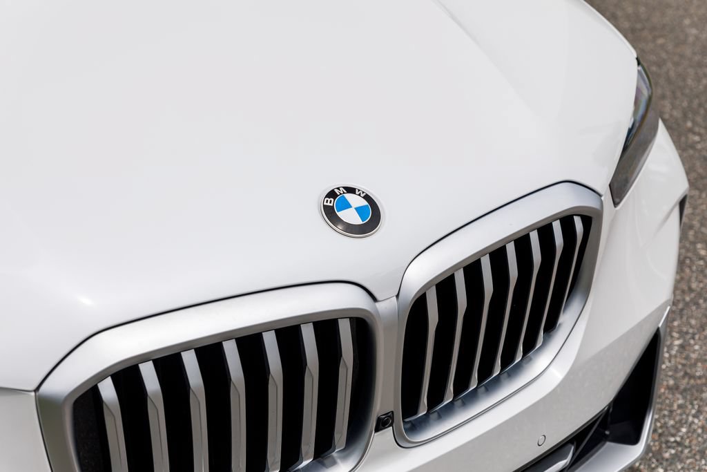 Used 2026 BMW X5 sDrive40i w/ Climate Comfort Package RWD image 13