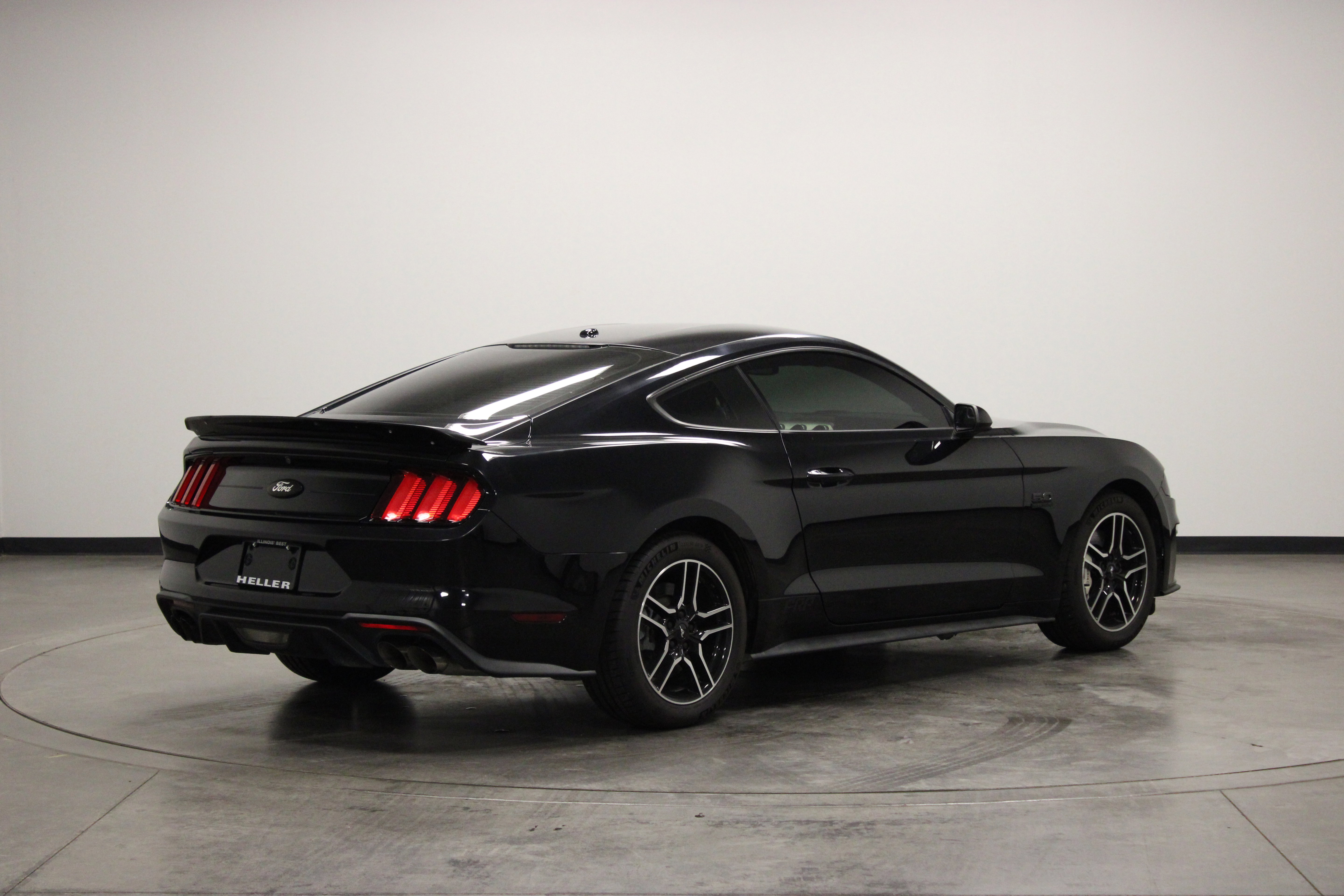 Used 2019 Ford Mustang GT RWD image 8