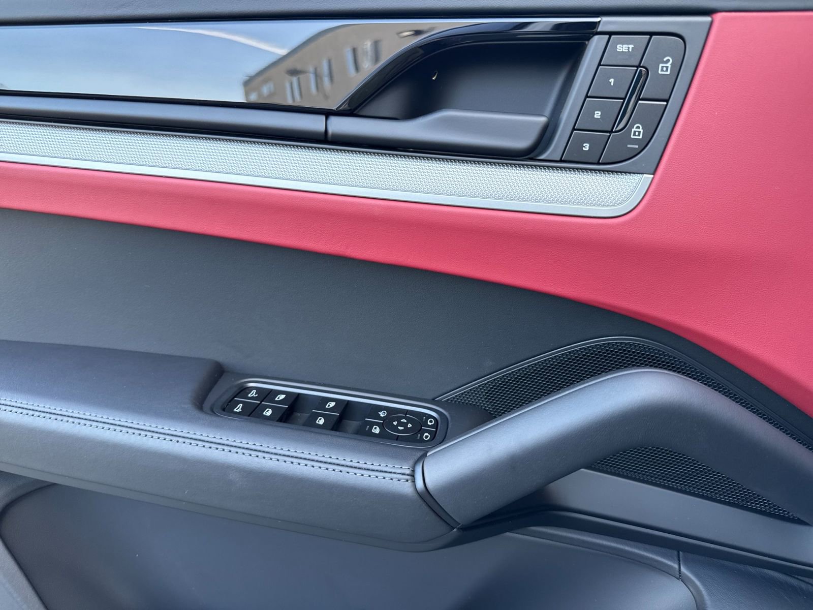 New 2026 Porsche Cayenne S image 12