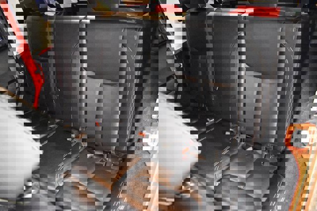 Used 2015 Jeep Wrangler Unlimited Sahara w/ Connectivity Group image 7