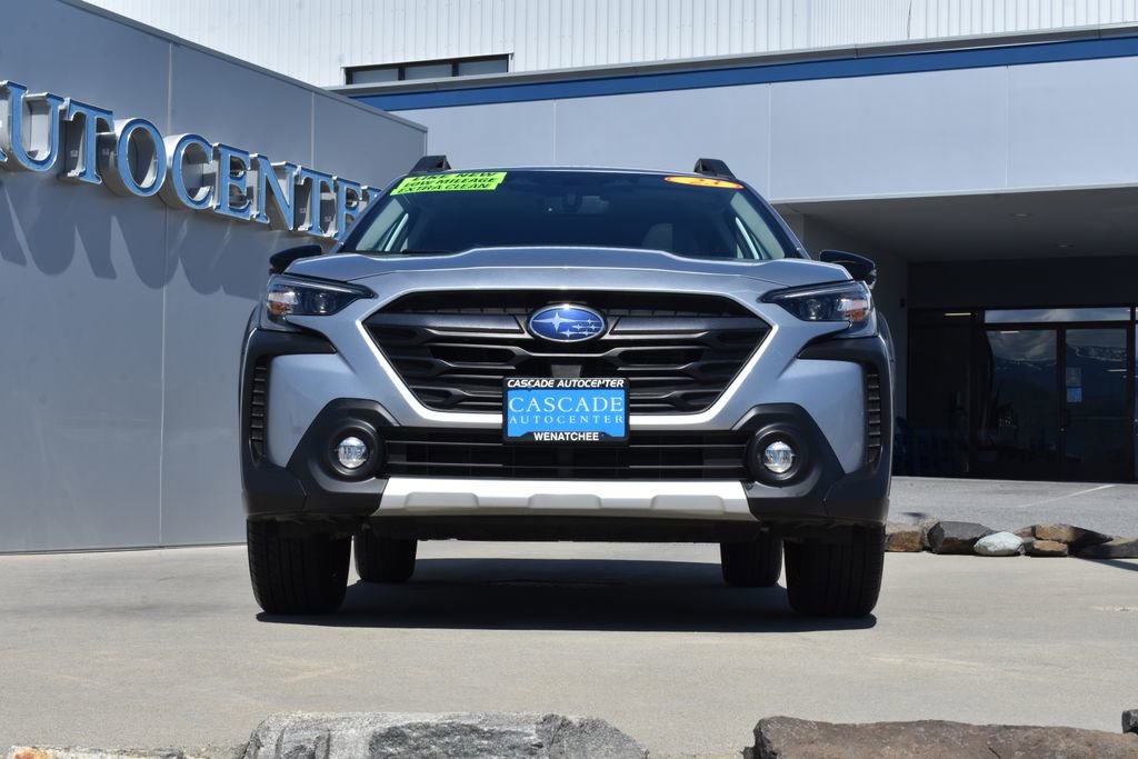 Used 2023 Subaru Outback Limited AWD/4WD image 2