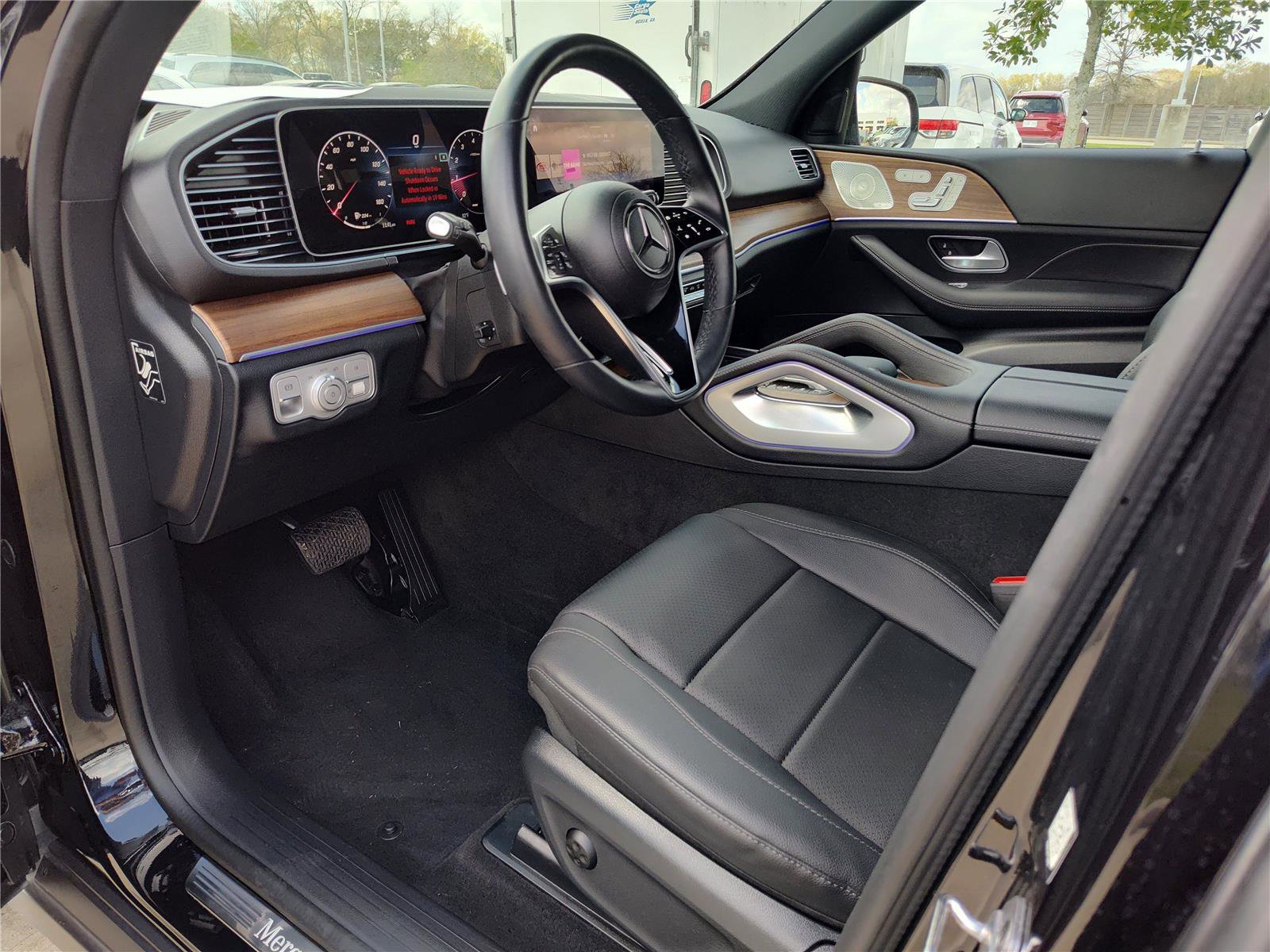 Used 2025 Mercedes-Benz GLE 350 4MATIC image 2