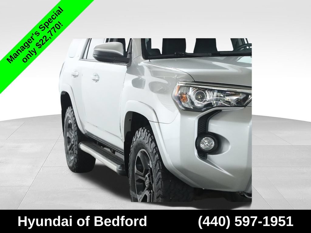 Used 2016 Toyota 4Runner SR5 AWD/4WD image 9