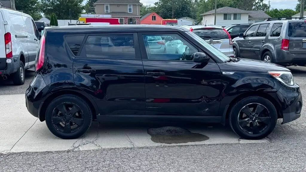 Used 2017 Kia Soul w/ Convenience Package FWD image 7