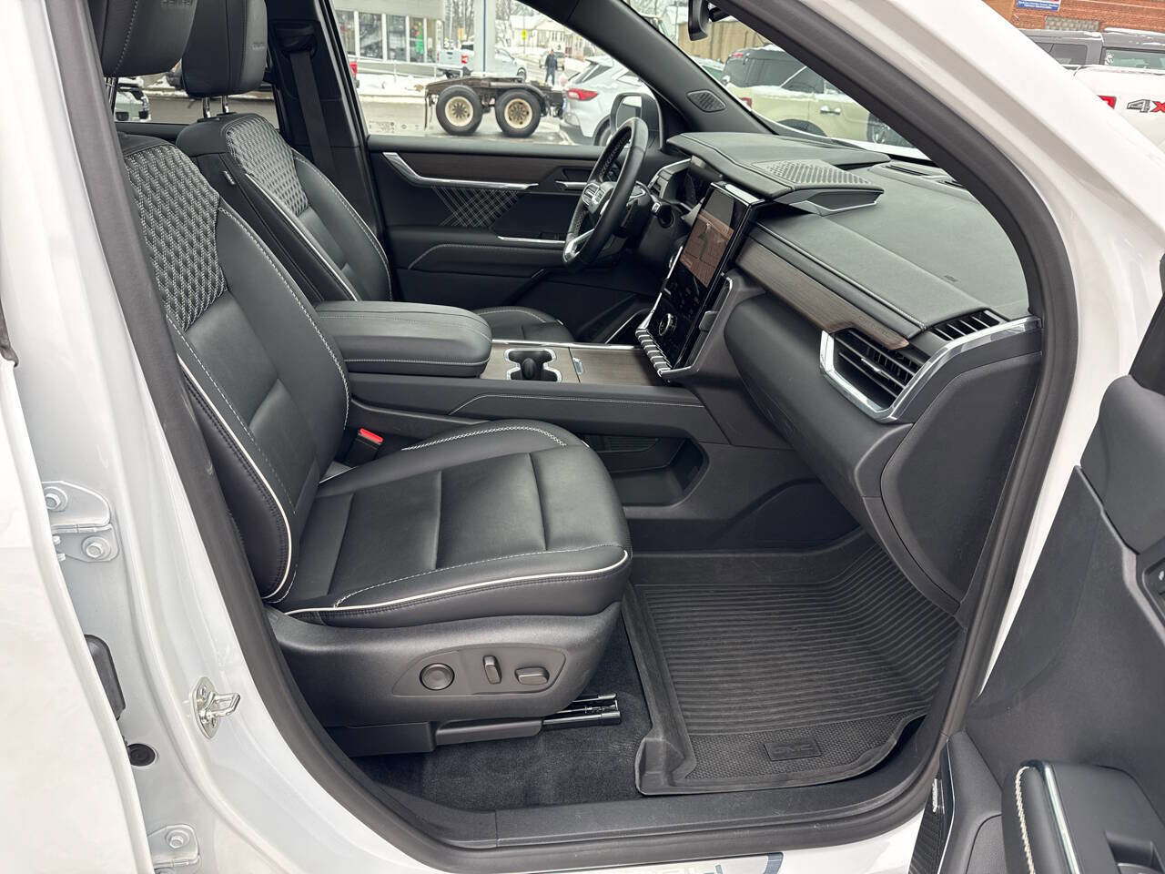 Used 2024 GMC Acadia Denali w/ LPO, Floor Liner Package image 9