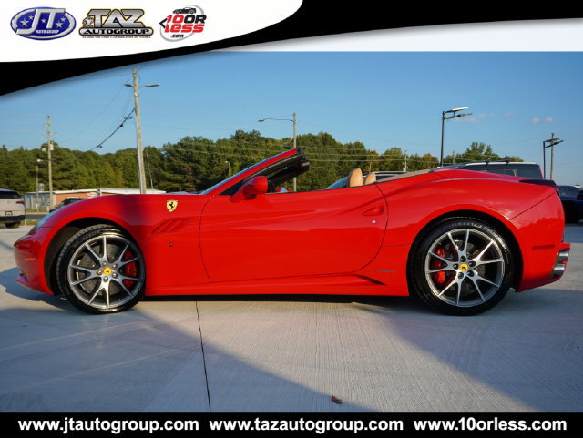 Used 2014 Ferrari California RWD image 8