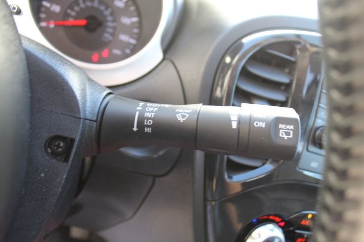 Used 2012 Nissan Juke SL image 18