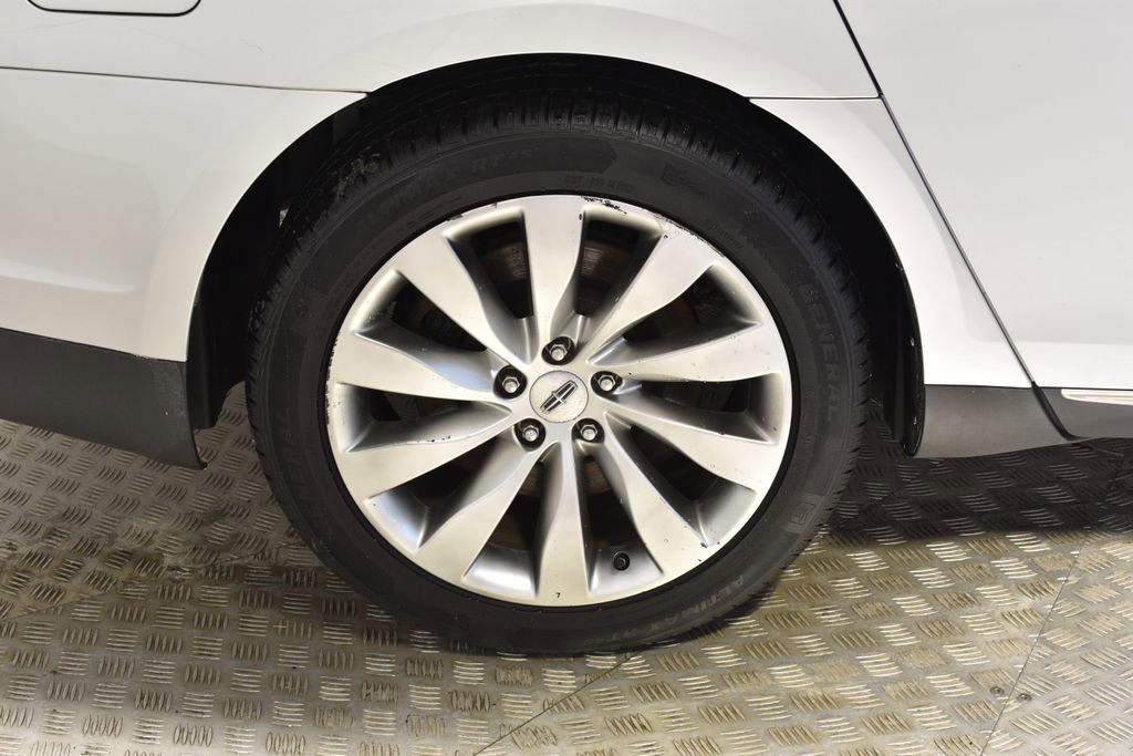 Used 2014 Lincoln MKS image 37