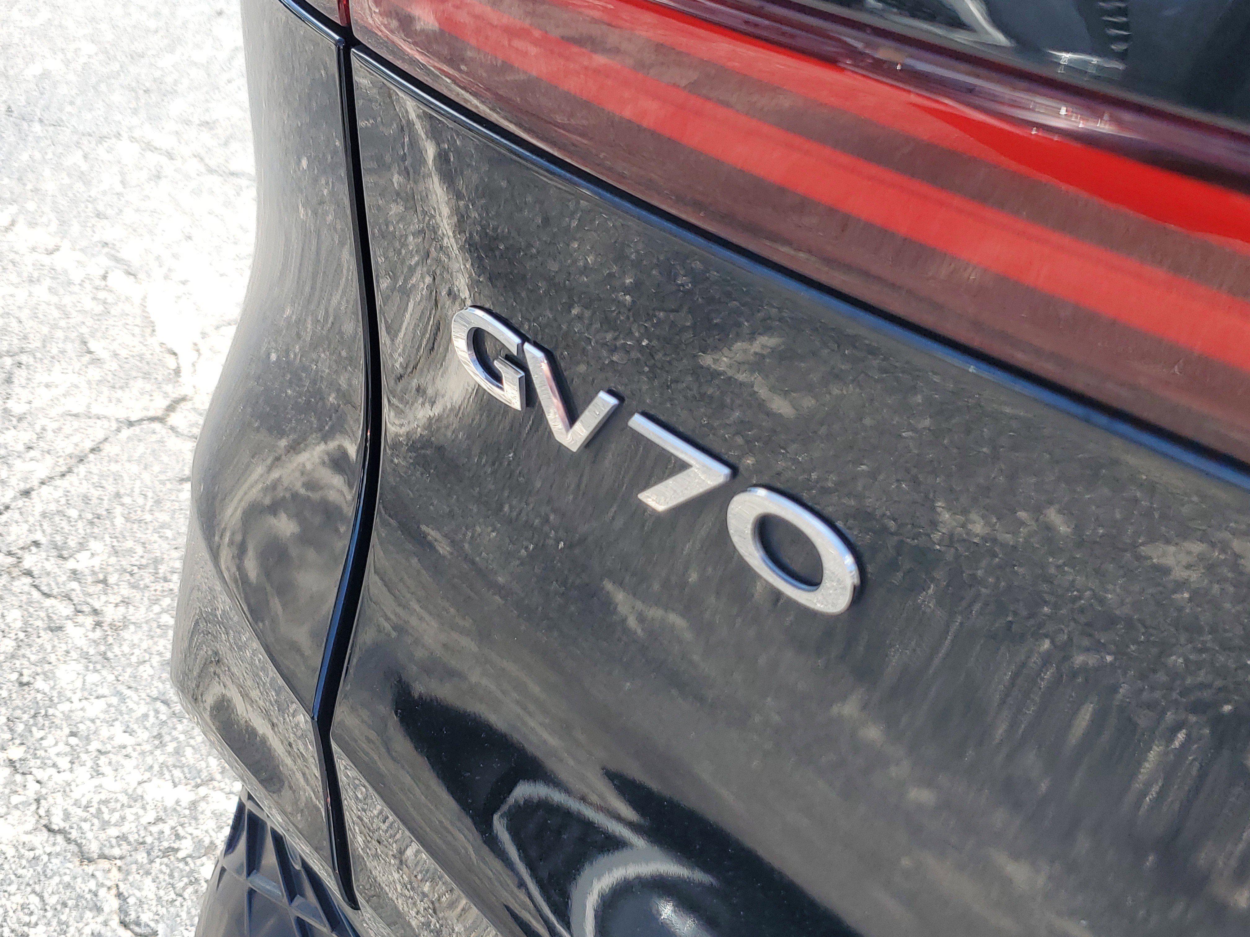 Used 2023 Genesis GV70 2.5T w/ Sport Prestige Package image 12