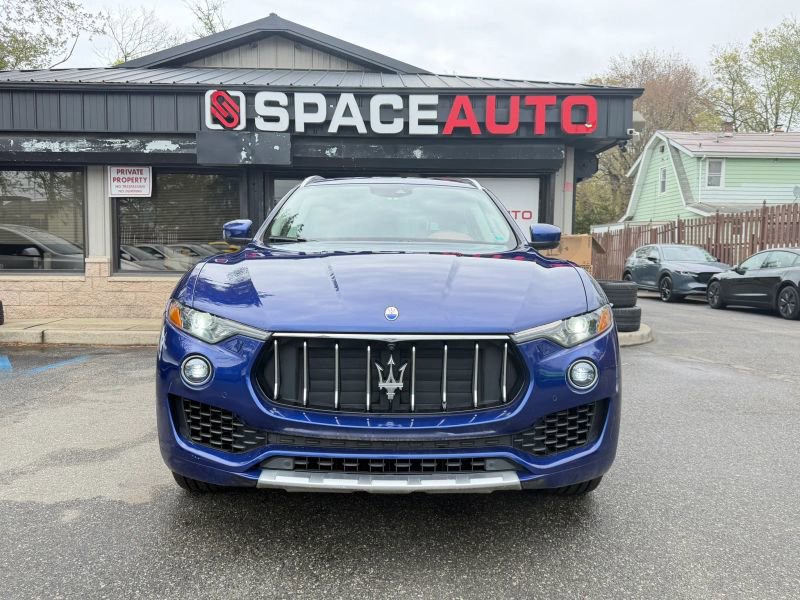Used 2017 Maserati Levante w/ Luxury Package image 2