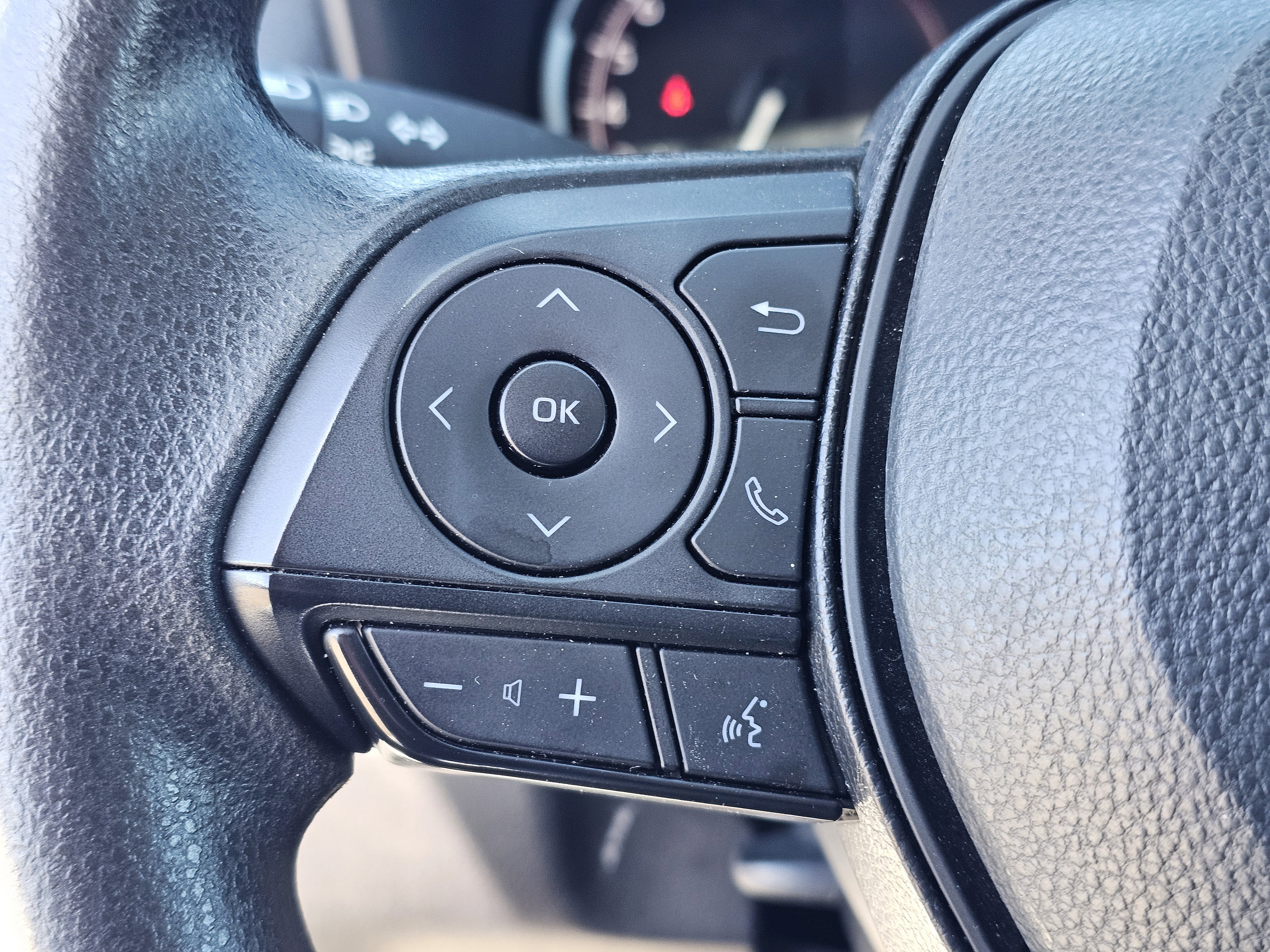 Used 2024 Toyota RAV4 LE image 20