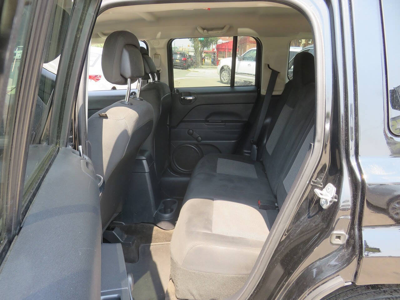 Used 2015 Jeep Patriot Sport FWD image 16