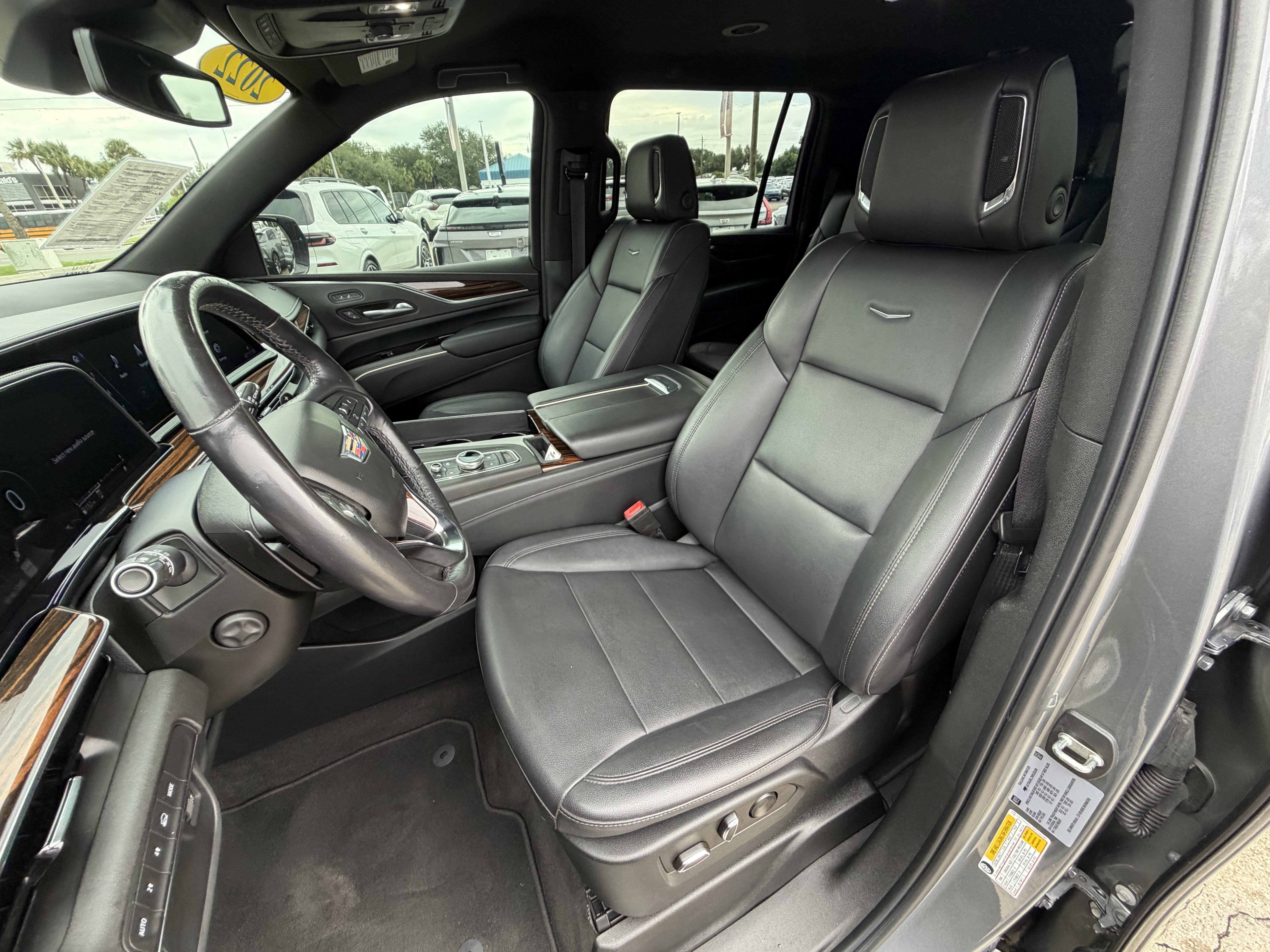 Used 2022 Cadillac Escalade ESV Luxury AWD/4WD image 13