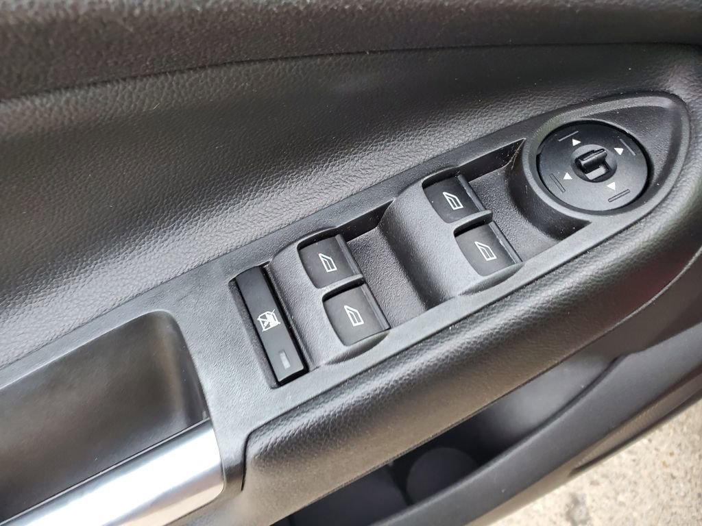 Used 2015 Ford Escape SE image 15