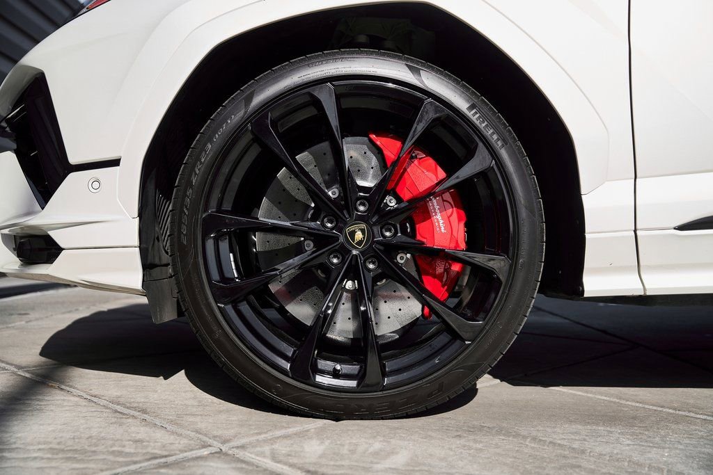 Used 2024 Lamborghini Urus S image 3