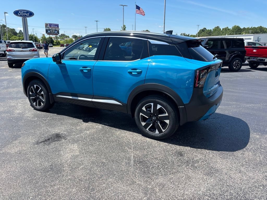 Used 2025 Nissan Kicks SR AWD/4WD image 7