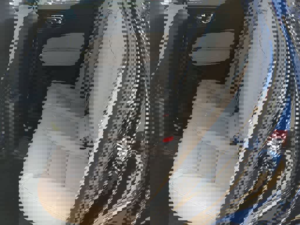 New 2026 Volvo XC60 T8 Plus w/ Protection Package Premier image 18