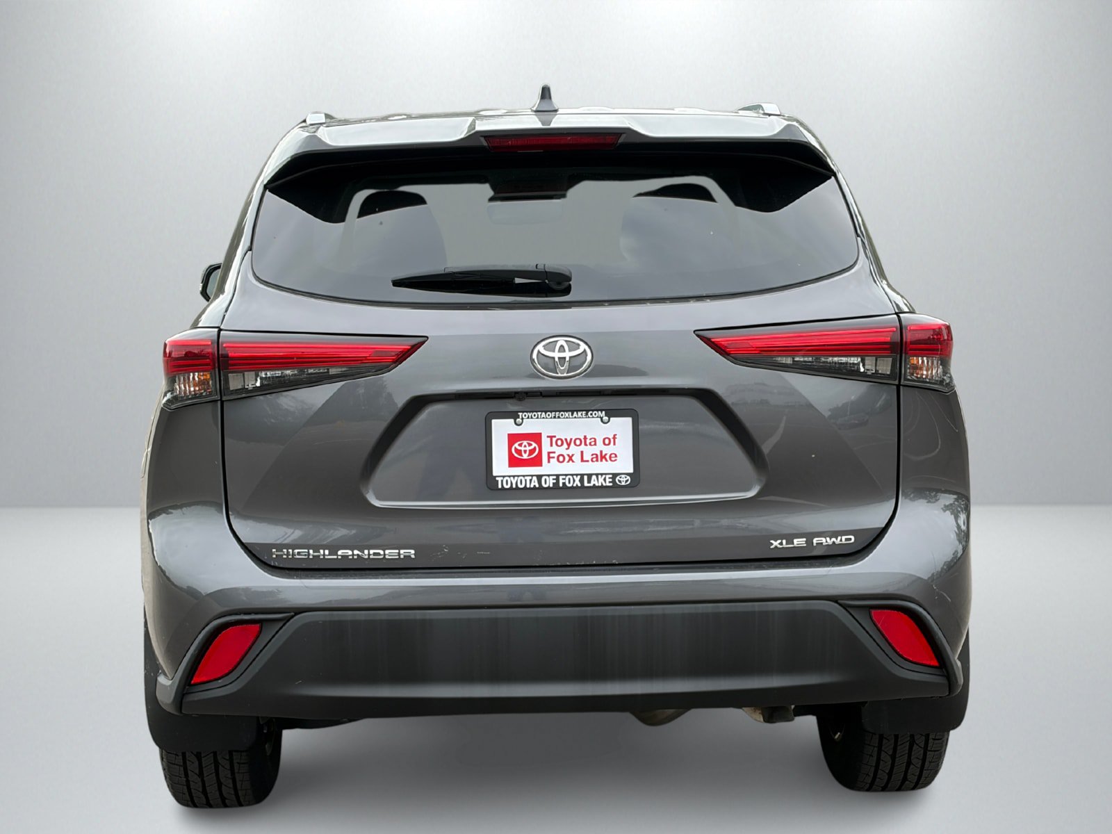 Used 2021 Toyota Highlander XLE AWD/4WD image 4