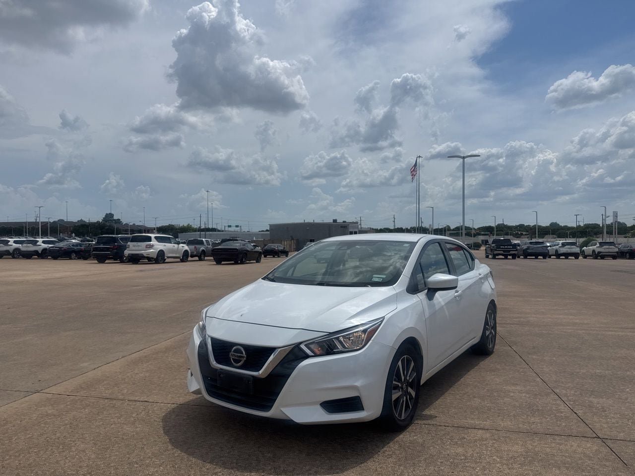 Certified 2022 Nissan Versa SV FWD image 8