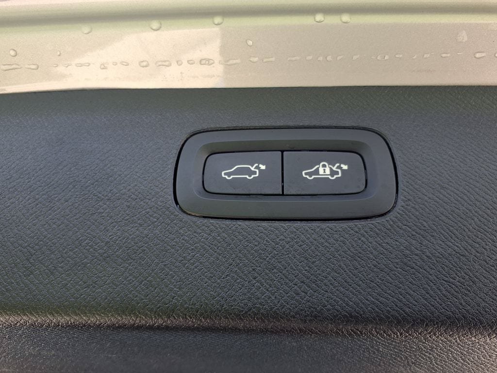 Certified 2025 Volvo XC90 B5 Core AWD/4WD image 14