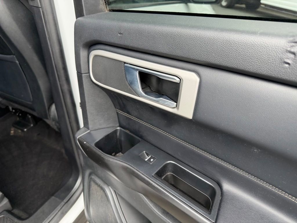 Used 2020 Ford Explorer XLT w/ Equipment Group 202A RWD image 32