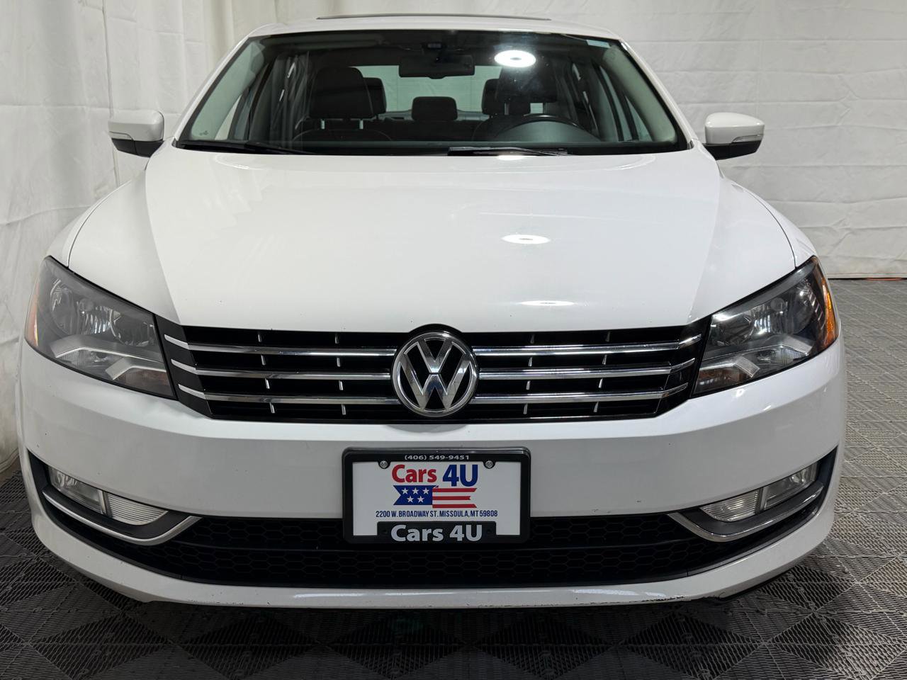 Used 2013 Volkswagen Passat TDI SEL Premium image 2