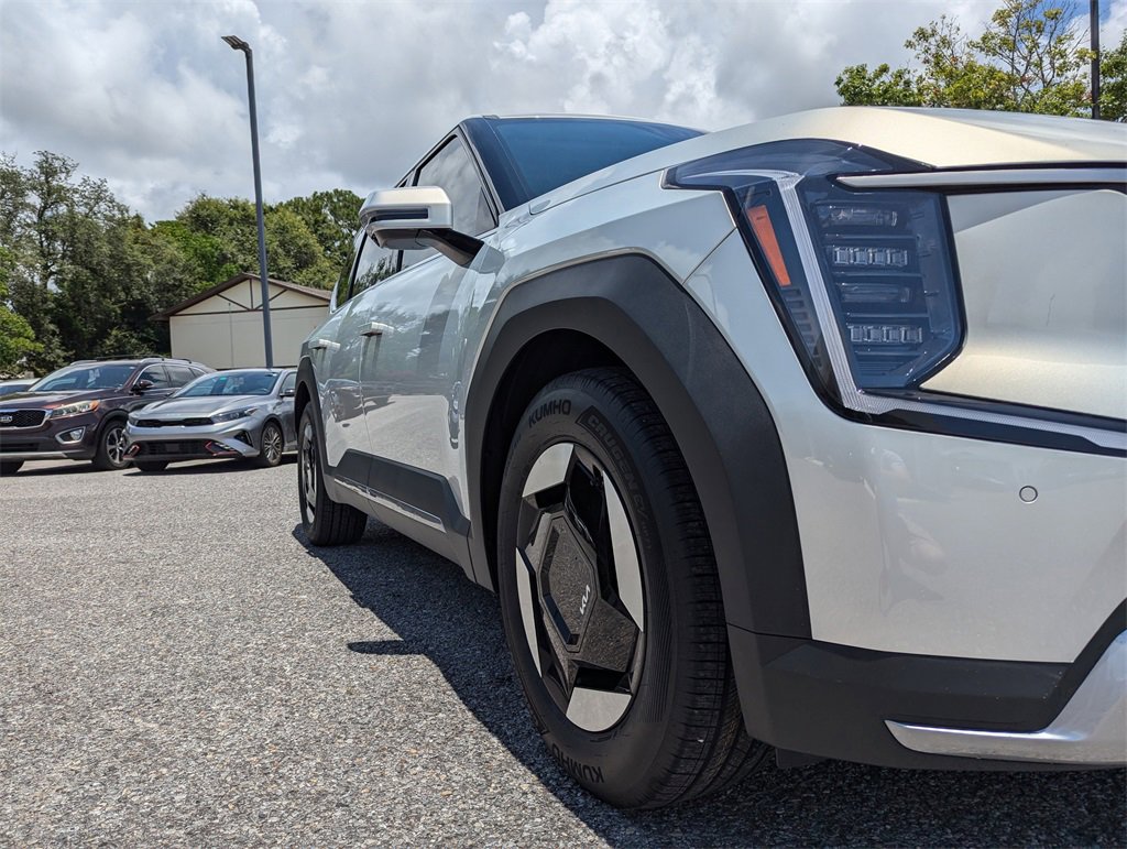 New 2026 Kia EV9 Light image 14
