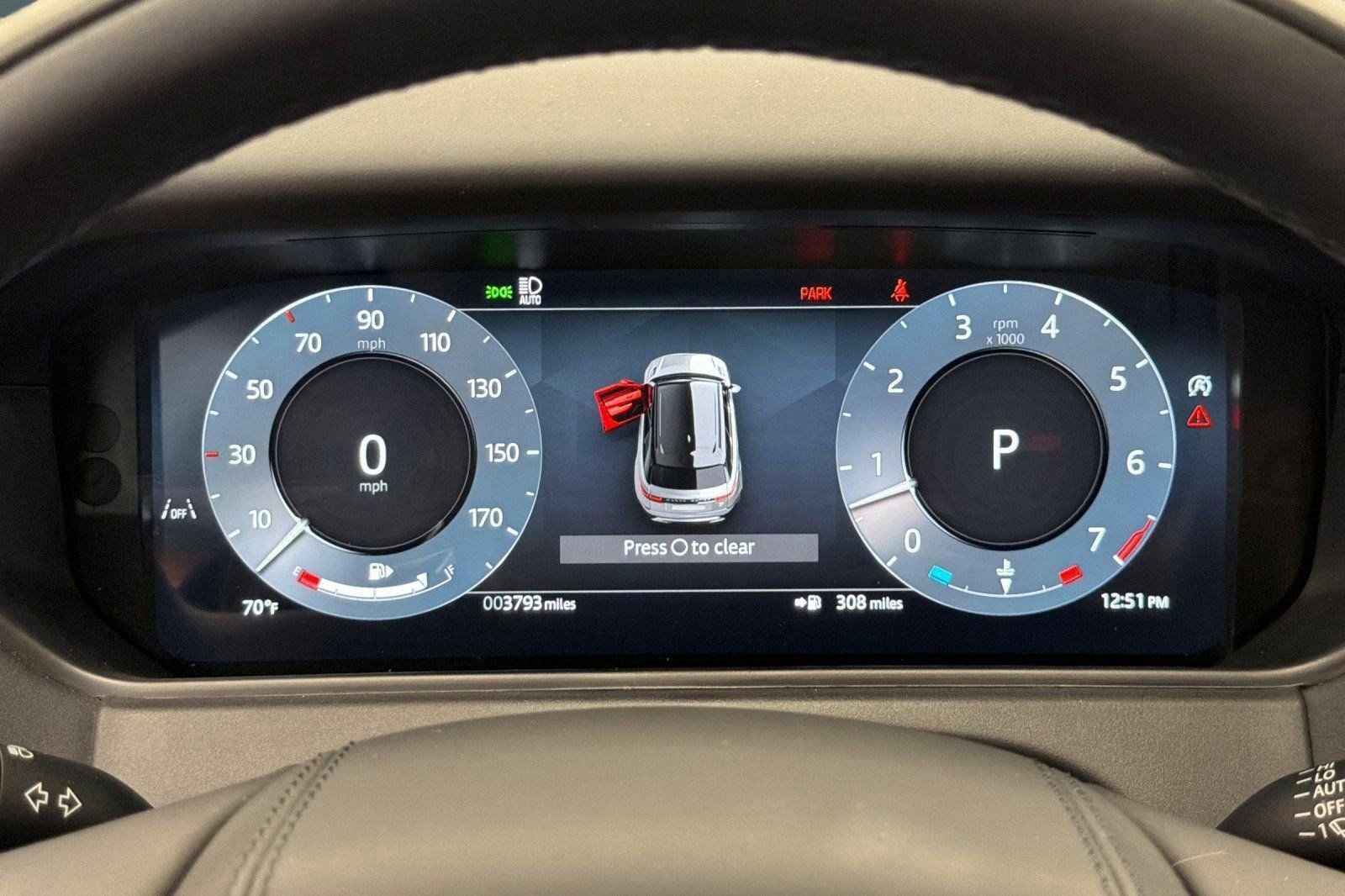 Used 2026 Land Rover Range Rover Velar Dynamic SE AWD/4WD image 19