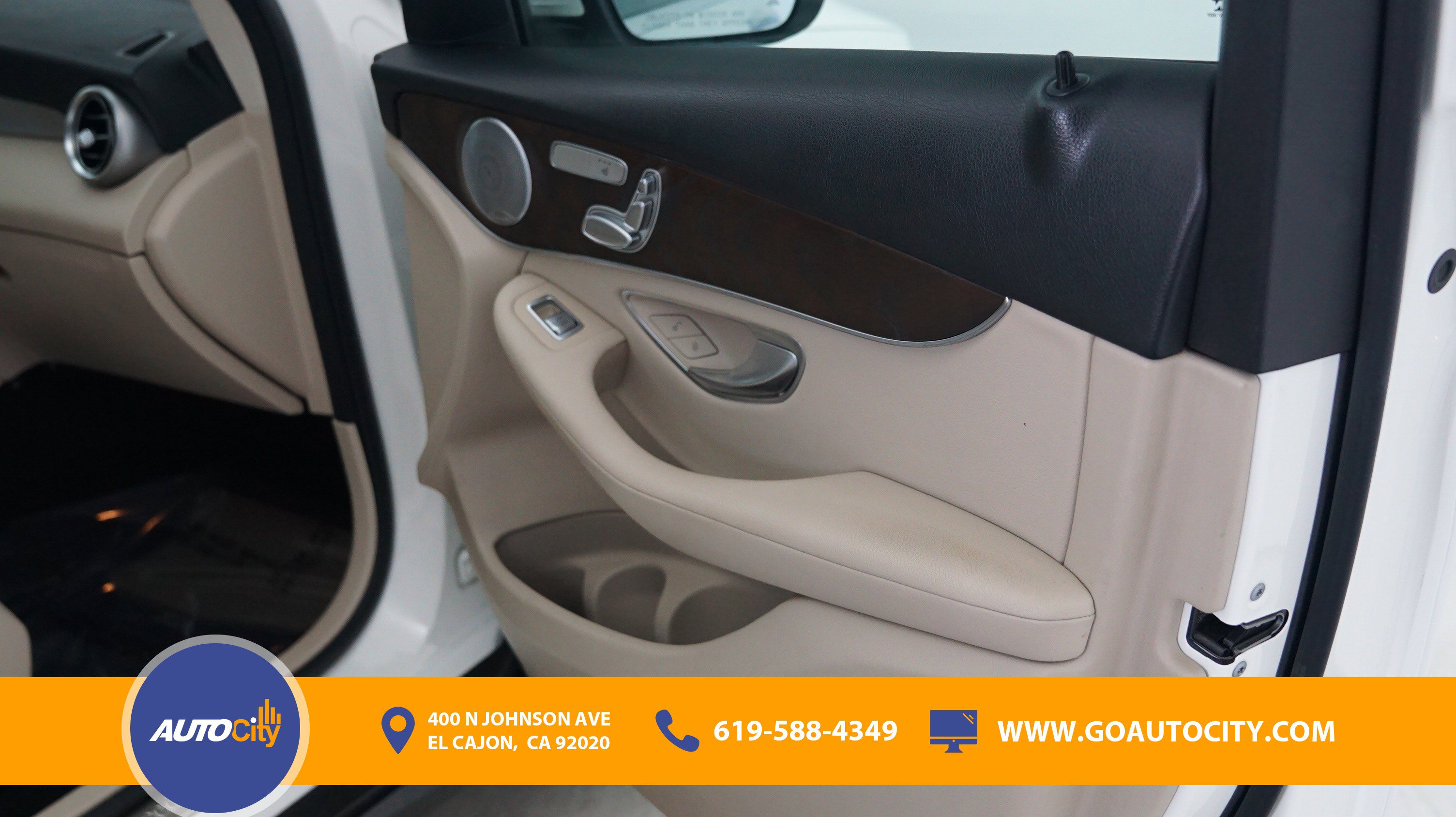 Used 2019 Mercedes-Benz GLC 350e 4MATIC image 16