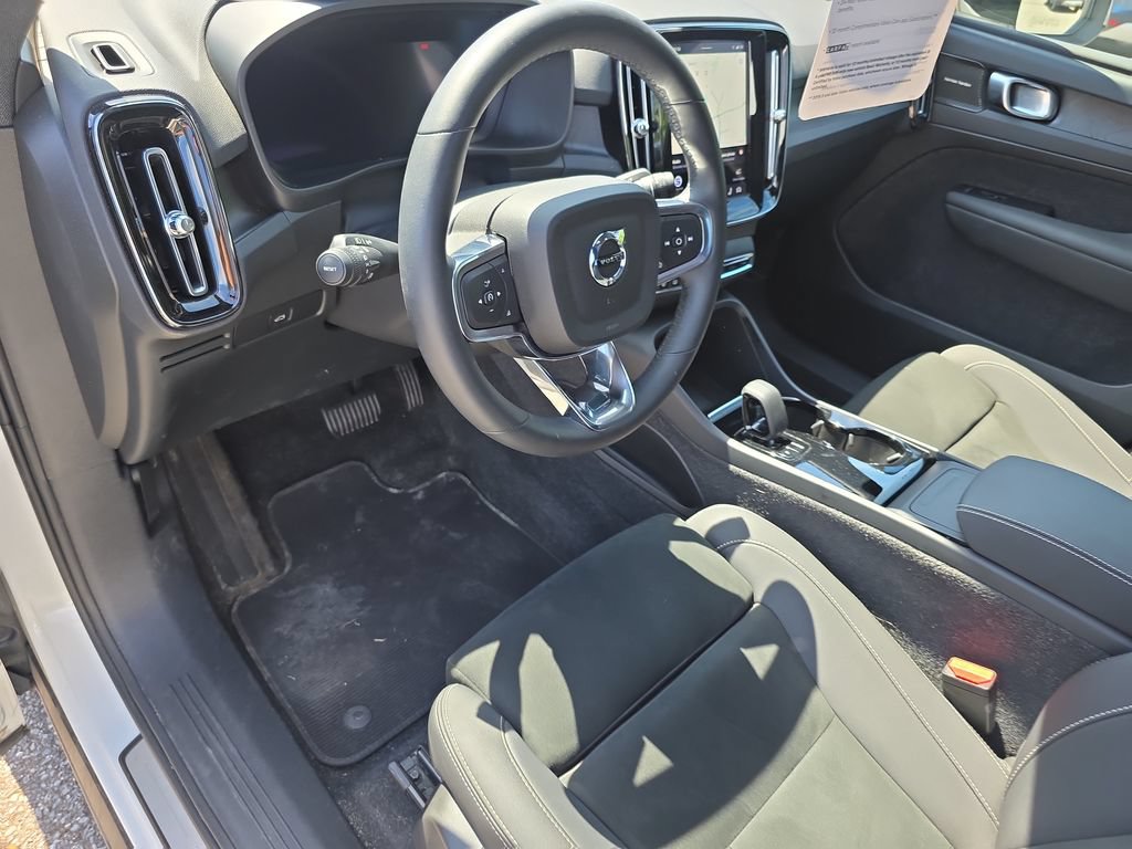 Used 2023 Volvo C40 P8 Recharge Ultimate AWD/4WD image 9