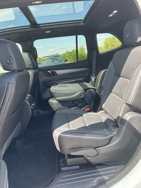 Used 2025 Buick Enclave Sport Touring w/ Power Package AWD/4WD image 53