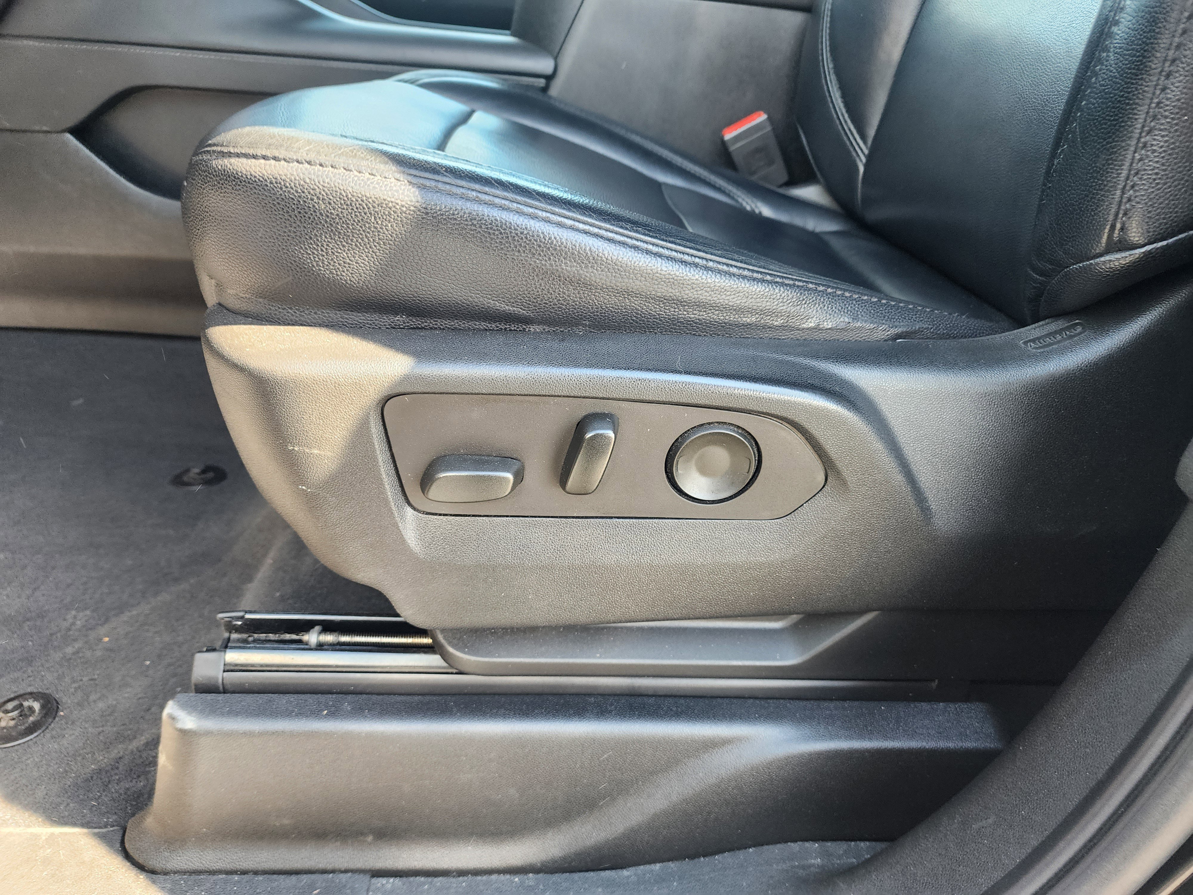 Used 2022 GMC Yukon XL SLE image 26