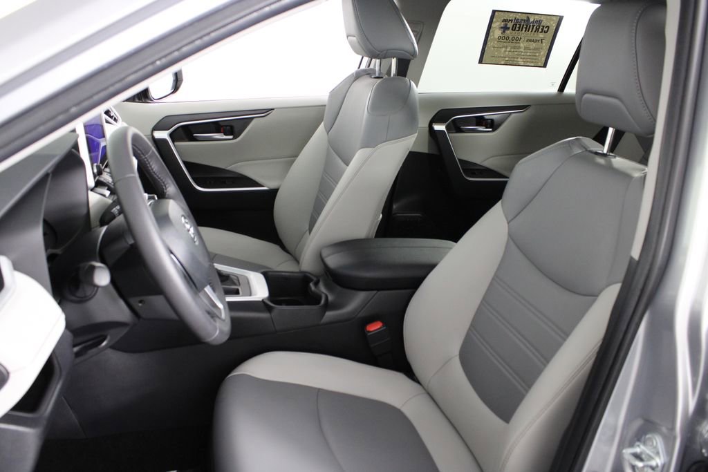 Used 2024 Toyota RAV4 XLE Premium image 17