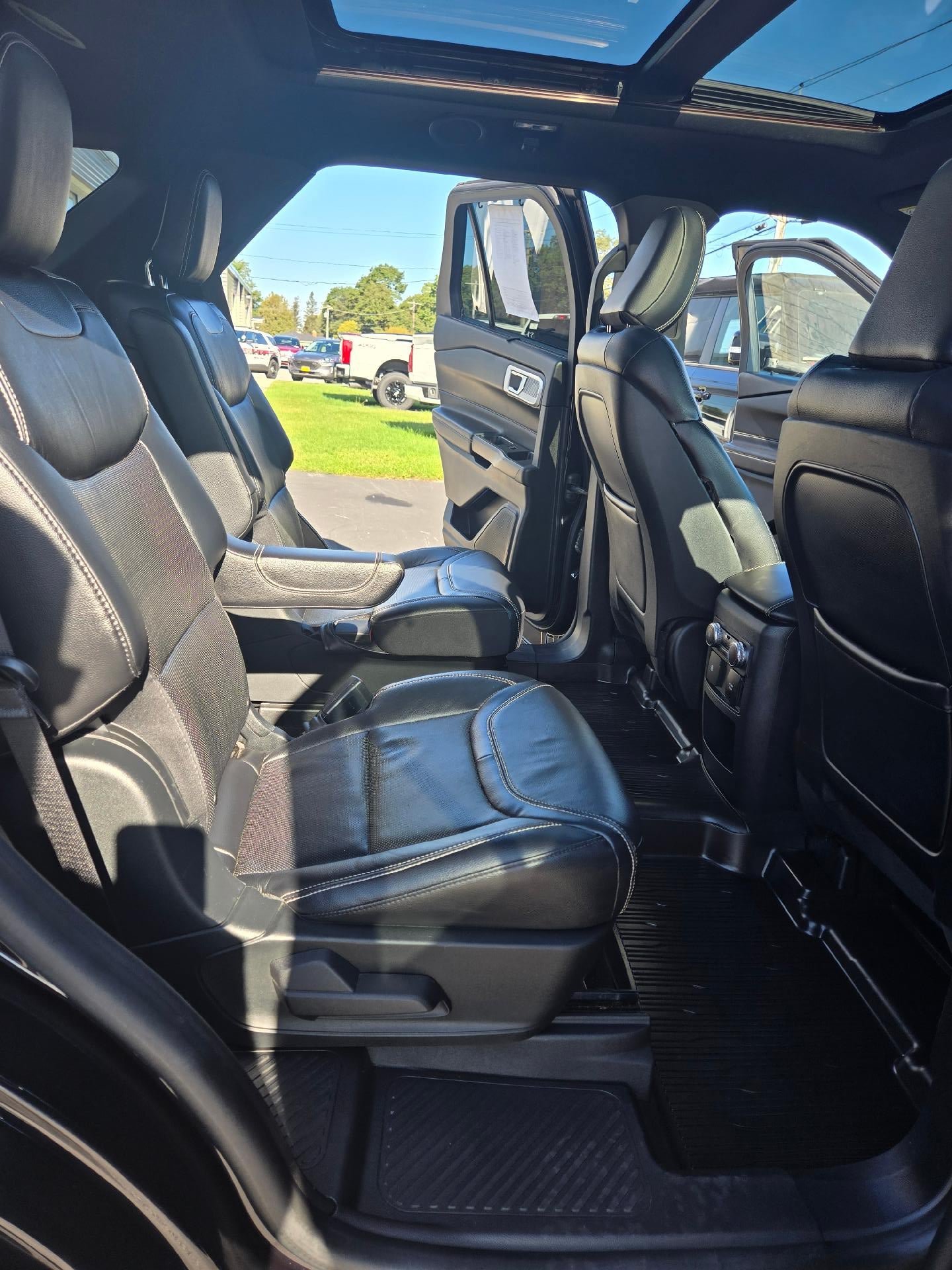 Used 2020 Ford Explorer ST AWD/4WD image 17