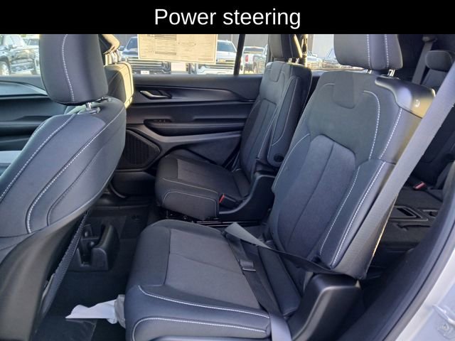 New 2025 Jeep Grand Cherokee L Laredo image 13